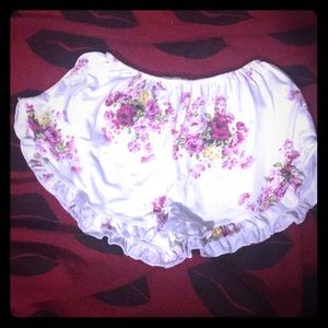 Floral print ruffle shorts